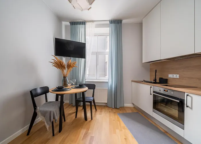 New! Quiet With Elevator, 9 Min Walk To Old Town Апартаменты *