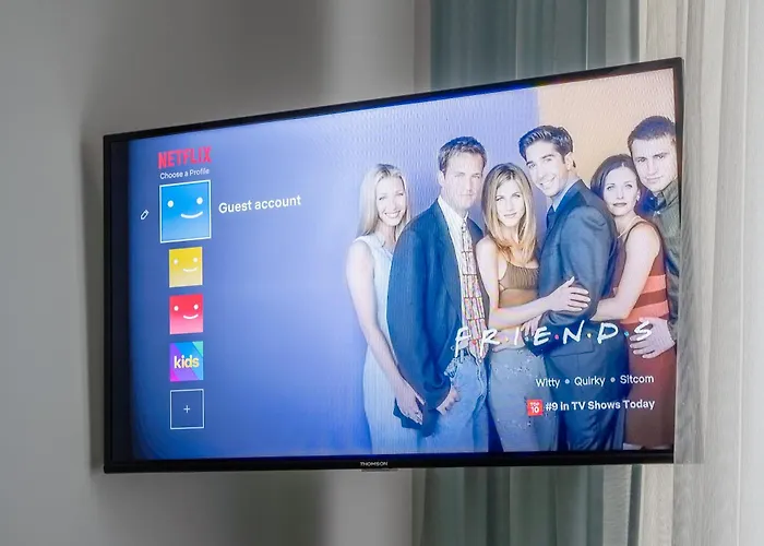 Апартаменты New! Quiet With Elevator, 9 Min Walk To Old Town