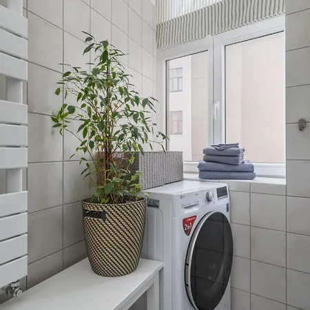 New! Quiet With Elevator, 9 Min Walk To Old Town Appartement *